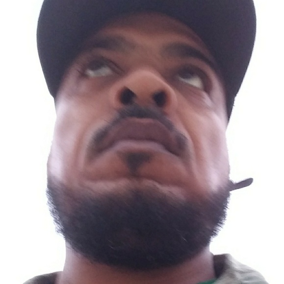 Profile Picture of Kevin Haywood (@esteeminatti) on Poshmark