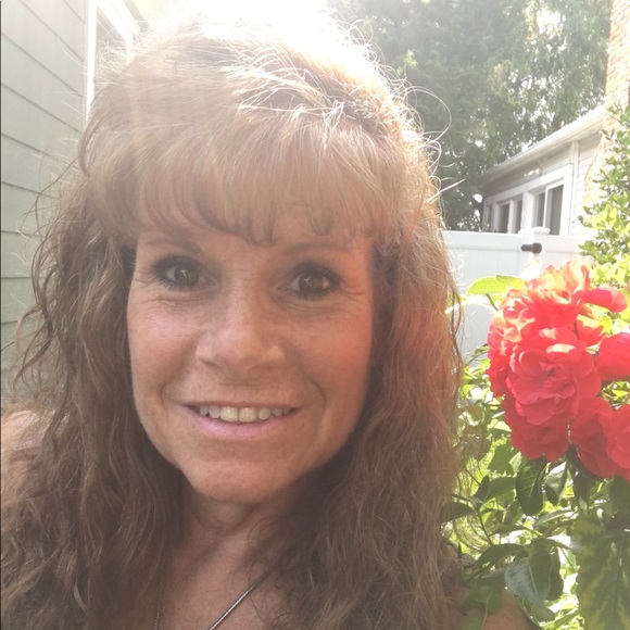 Profile Picture of Carol ann Brownrigg (@cabrown61) on Poshmark