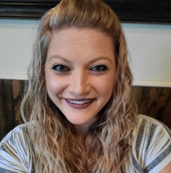 Profile Picture of Morgan Hilyer (@mhilyer100309) on Poshmark