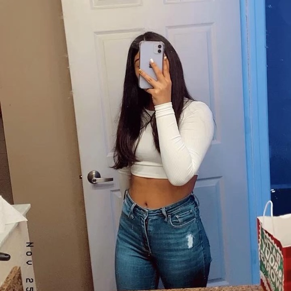 Profile Picture of Maria fernanda Labarca (@mfernandalc19) on Poshmark