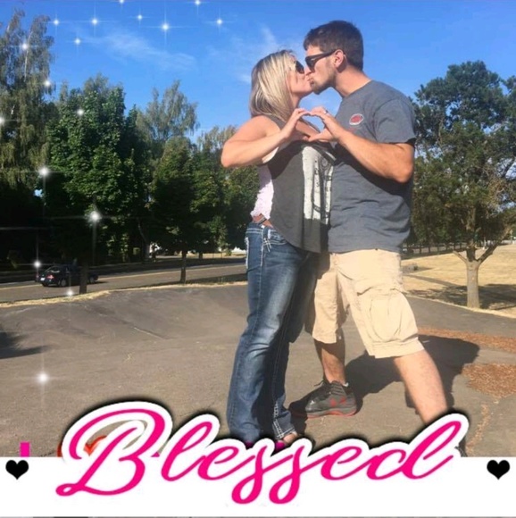 Profile Picture of Drew Hausserman (@drewah34) on Poshmark