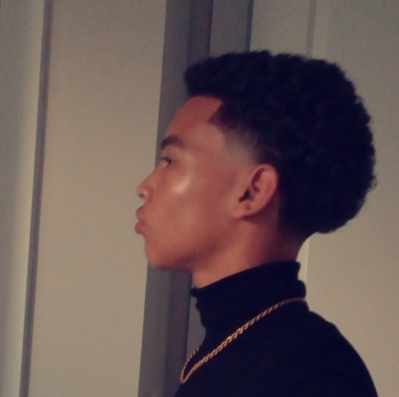 Profile Picture of Gary Ortiz (@garyortizjr) on Poshmark