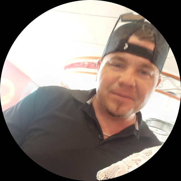 Profile Picture of David Ayers (@davidayers64) on Poshmark