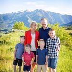 Profile Picture of Pam, Andrew & Four Cool Cats (@winegarfamilychannel) on Instagram