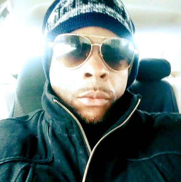 Profile Picture of Rich Legros (@richemmanuel24) on Poshmark