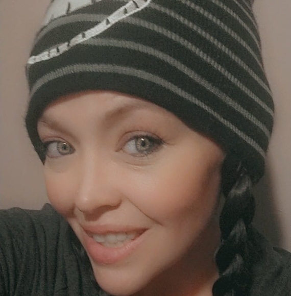 Profile Picture of Aarika Hood fowler (@aarika83) on Poshmark
