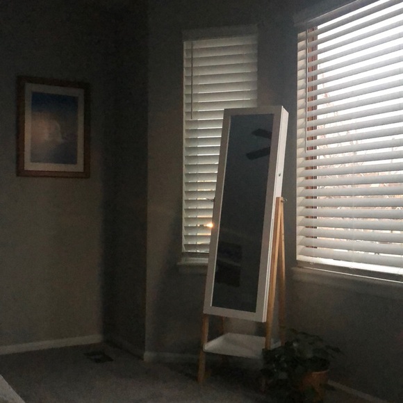 Profile Picture of Paulina Glaski (@ceci4pm) on Poshmark