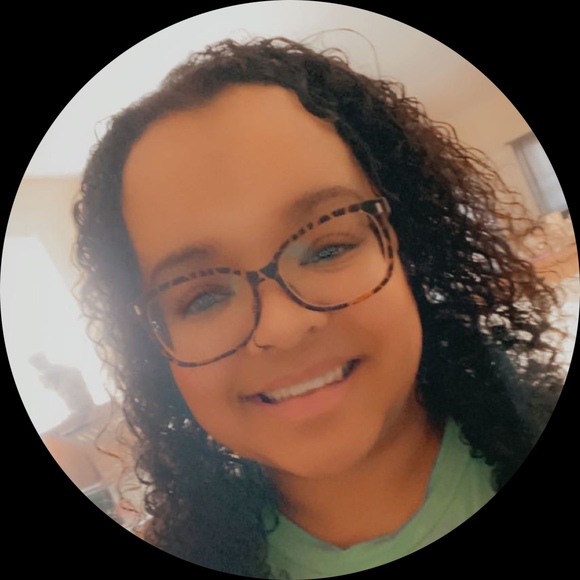 Profile Picture of Marie Eyre (@marieashley6408) on Poshmark