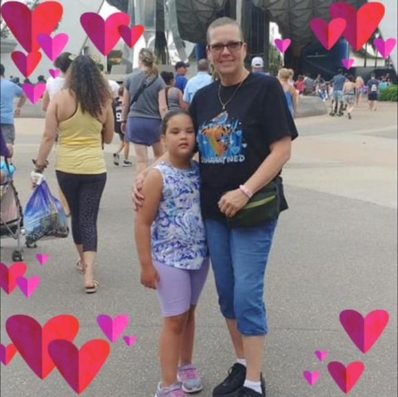 Profile Picture of Veronica Howell (@veronicahowe140) on Poshmark