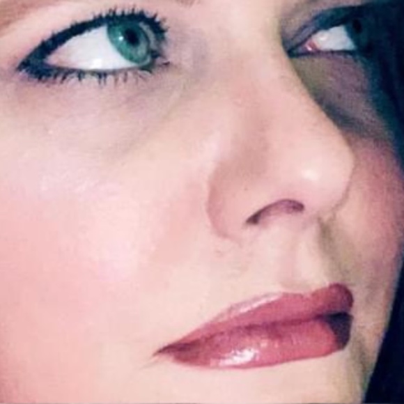 Profile Picture of Tabatha Hendrix (@peachyqueen84) on Poshmark