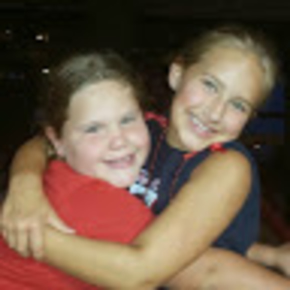 Profile Picture of Jessica Parsons (@jesspar82) on Poshmark