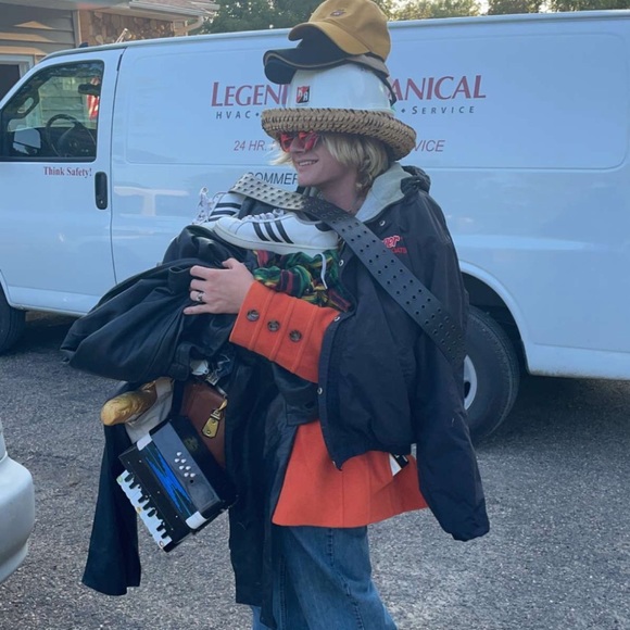 Profile Picture of Cale Emerson (@caleemerson) on Poshmark