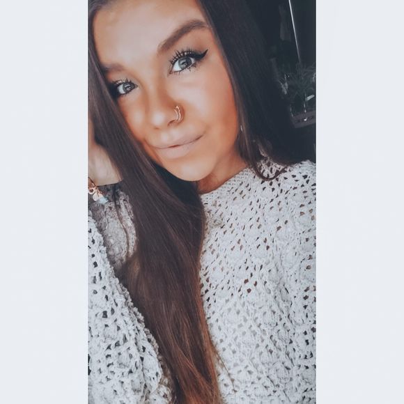 Profile Picture of Heather Mctheny (@hmctheny) on Poshmark