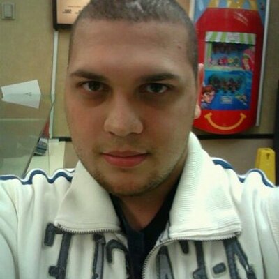 Profile Picture of Roy Acevedoon Twitter