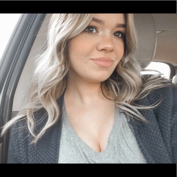 Profile Picture of Crystal Knapp (@crystalknapp18) on Poshmark