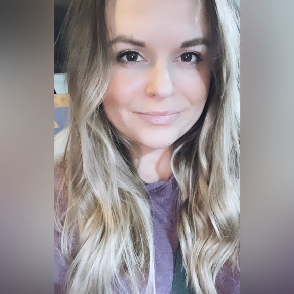 Profile Picture of Katelyn Dalton (@katelyndalto786) on Poshmark