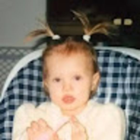 Profile Picture of Kaya Maciak (@kayamaciak) on Poshmark