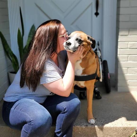 Profile Picture of Amanda Schneider (@amschneider1988) on Poshmark