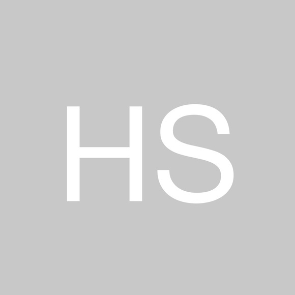 Profile Picture of Heidi Stearns (@heidistearns246) on Poshmark