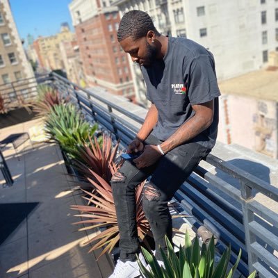 Profile Picture of DeAngelo Isby (@Dlow__) on Twitter