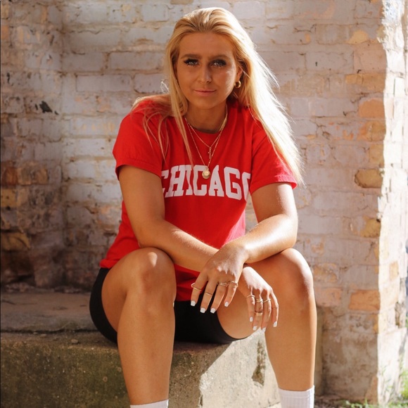 Profile Picture of Laurèn Schiek (@laurenschiek23) on Poshmark