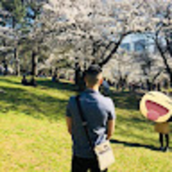 Profile Picture of Kenny Tang (@kennytang397) on Poshmark