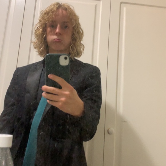 Profile Picture of Lucas Cross (@lucross_06) on Poshmark