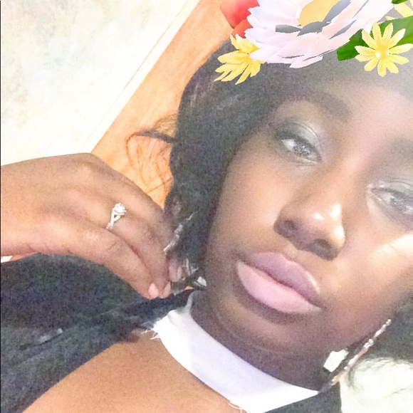 Profile Picture of Tyra Hale (@justtyra15) on Poshmark