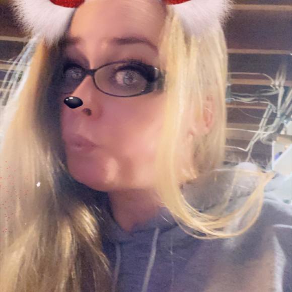 Profile Picture of Jess Jameson (@jessb80301) on Poshmark