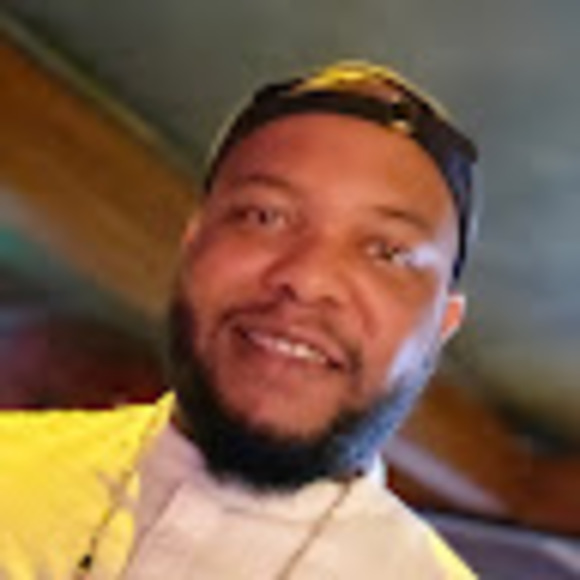 Profile Picture of Calvin Larkins (@calvinlarkins) on Poshmark