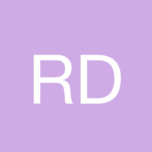 Profile Picture of Rebecca Dotseth (@bdotseth) on Poshmark