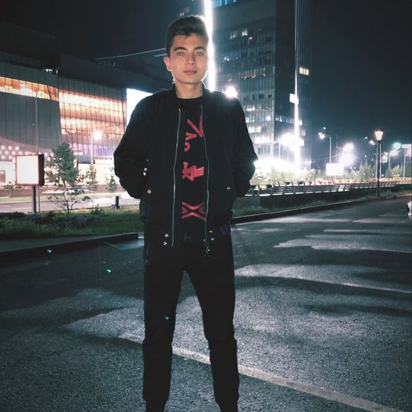 Profile Picture of Iosif Gussev (@iosifgussev) on Poshmark