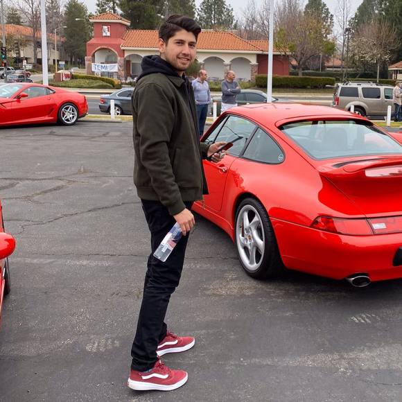 Profile Picture of Alex Perez (@alex_perez_16) on Poshmark