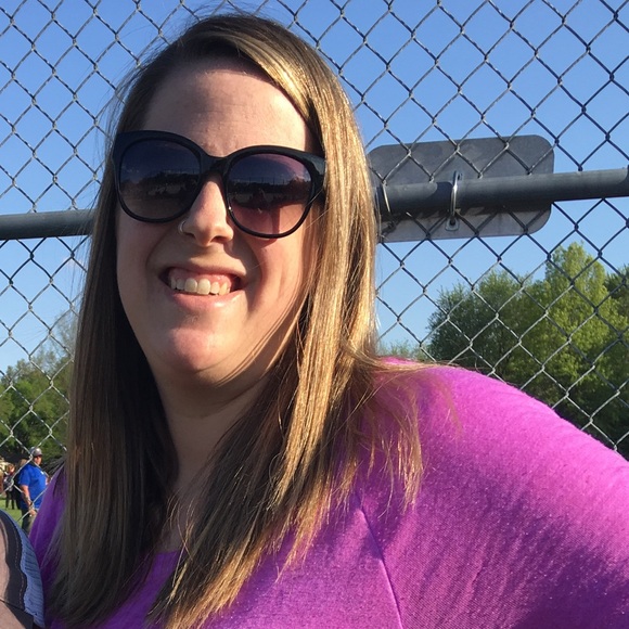 Profile Picture of Christine Buck (@christinebuck) on Poshmark