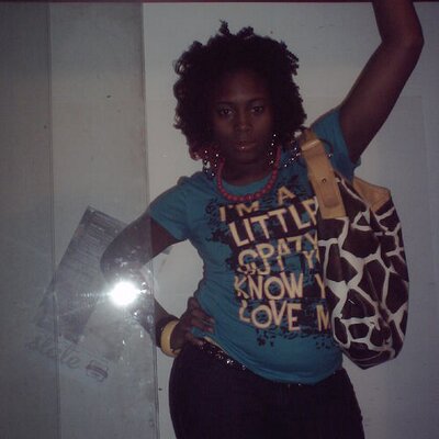 Profile Picture of Helen Kasshay Potts (@MissDimondDozen) on Twitter