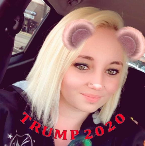 Profile Picture of Danielle Mallett (@peep2696) on Poshmark