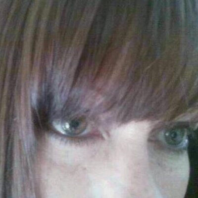 Profile Picture of Cindy (@CindyDoesCrafts) on Twitter
