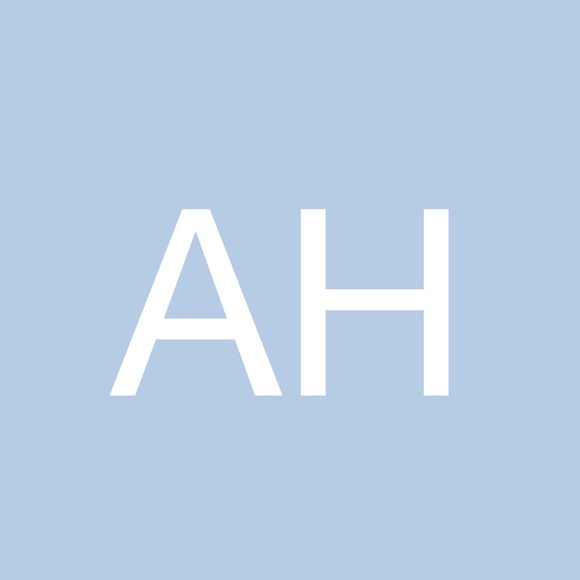 Profile Picture of Ayesha ata Hashmi (@a_hashmi) on Poshmark