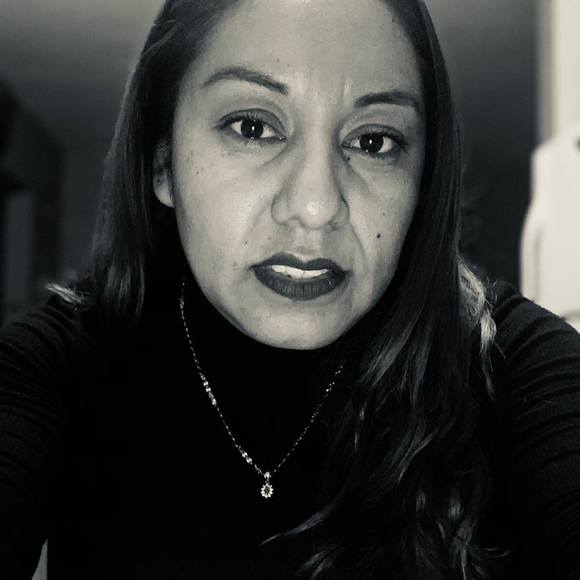 Profile Picture of Lucero Ladera (@luceroladera) on Poshmark