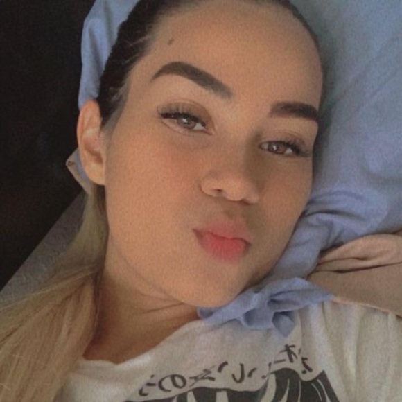 Profile Picture of Daniela Nieves (@danielanieve947) on Poshmark