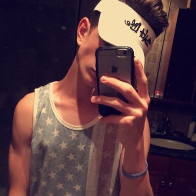 Profile Picture of Joseph Digiacomo (@joey_digiacomo8) on Twitter