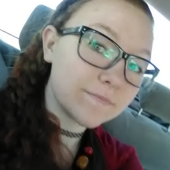 Profile Picture of Emily Daniel (@blueviper265) on Poshmark