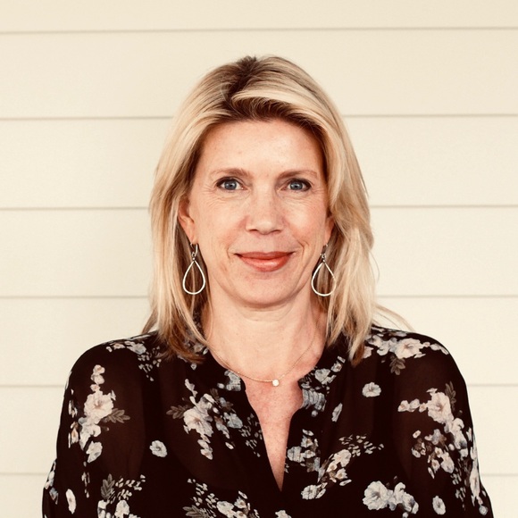 Profile Picture of Dede Deyonker (@dededeyonker) on Poshmark