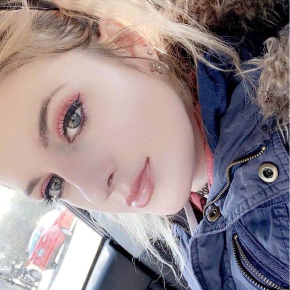 Danee Lydon - Poshmark Profile Picture of Danee Lydon (@daneelydon) on Poshmark