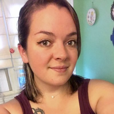 Profile Picture of Amanda Hayter (@amongthesparows) on Twitter