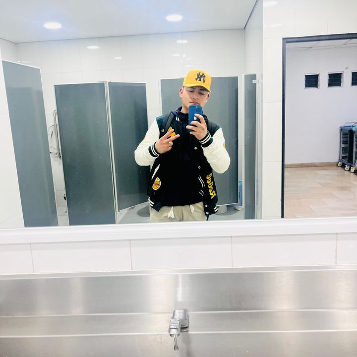 Profile Picture of Andrew (@andrewmoysen) on Tiktok