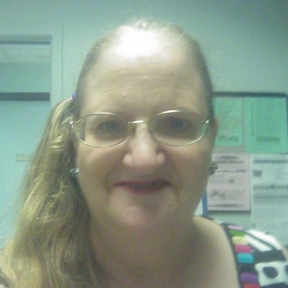 Profile Picture of Cindy Mcgraw (@cileem) on Poshmark