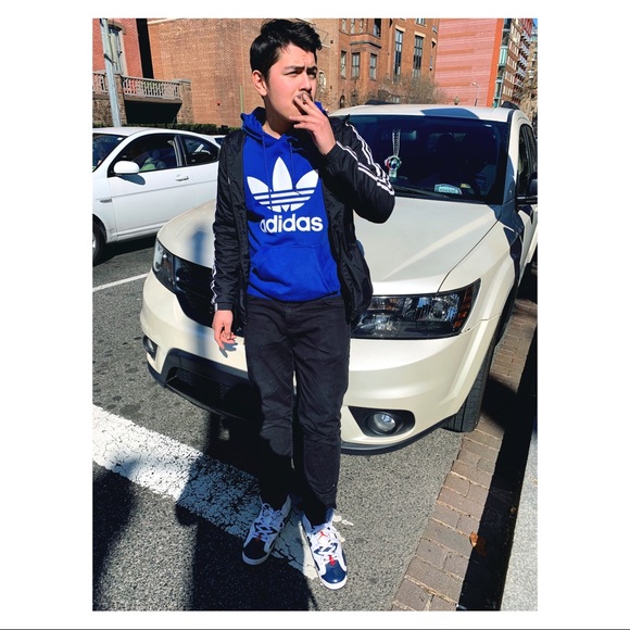 Profile Picture of Luis Casarrubias (@casarrubias123) on Poshmark