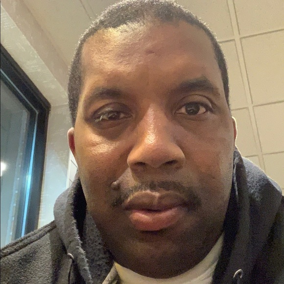 Profile Picture of David Dobson (@bigmix74821) on Poshmark