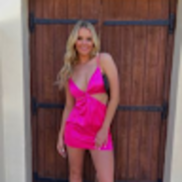 Profile Picture of Brea Zandt (@breazandt) on Poshmark